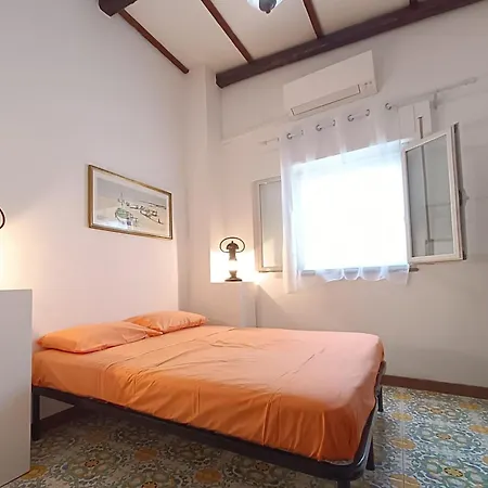 Santatrada 23 *